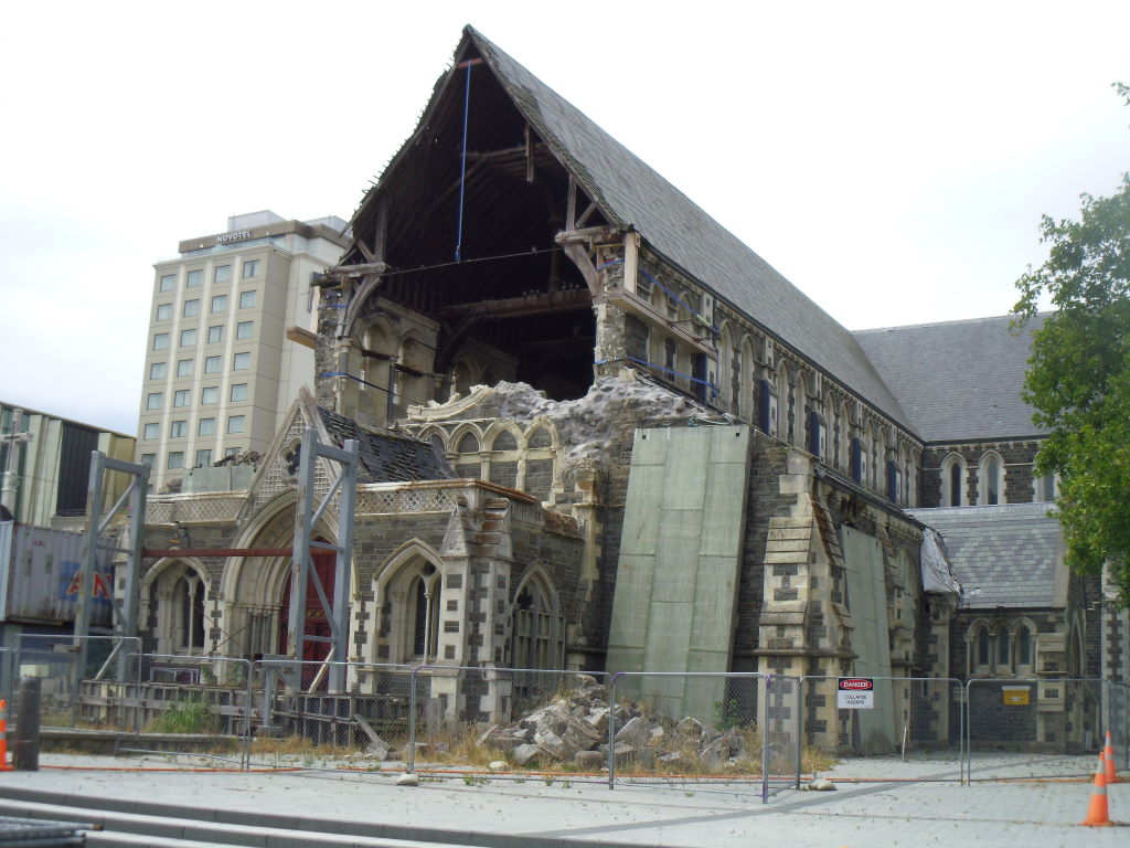 vom Erdbeben zerstörte Kathedrale