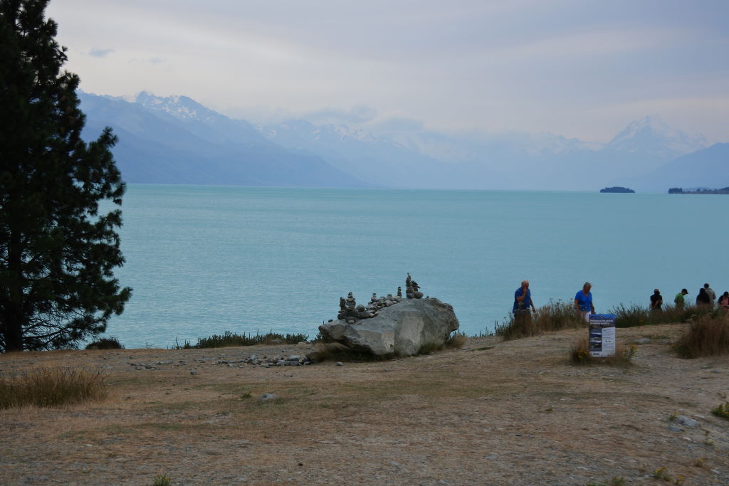am Lake Pukaki
